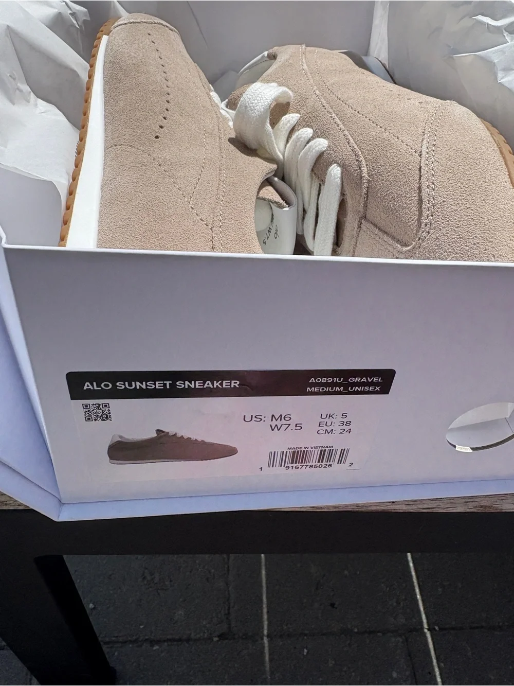 Alo Sunset Sneaker Gravel Women’s 7.5 Brand New With Box